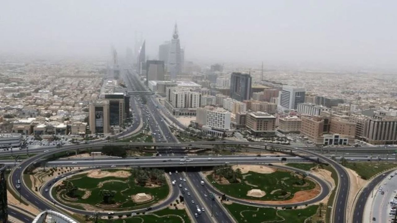 Suudi Arabistan'da canlı bomba: 4 kişiyi yaralandı