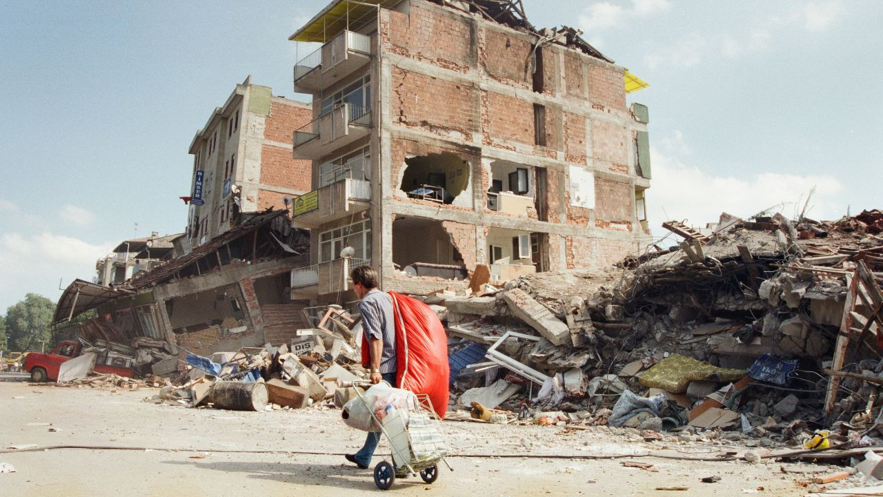 17 Ağustos Depremi'nin akıllara kazınan fotoğrafları - Sayfa 12