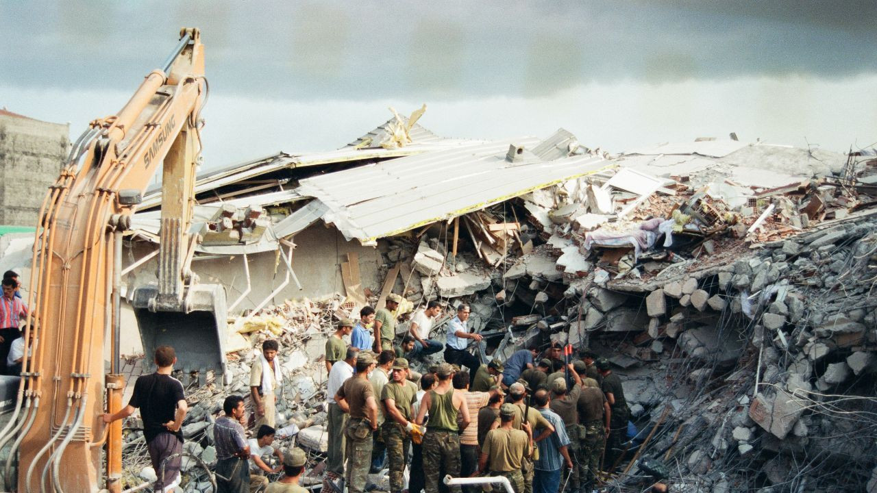 17 Ağustos Depremi'nin akıllara kazınan fotoğrafları - Sayfa 23