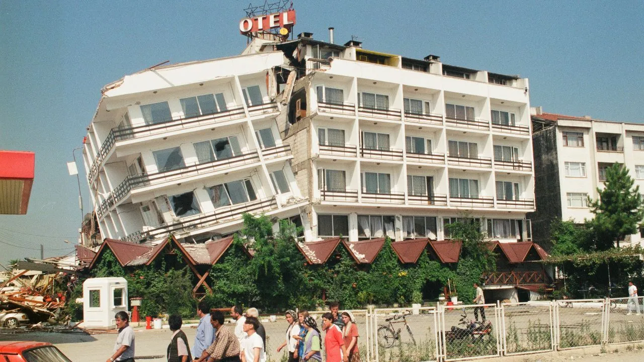 17 Ağustos Depremi'nin akıllara kazınan fotoğrafları