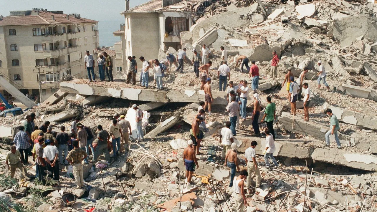 17 Ağustos Depremi'nin akıllara kazınan fotoğrafları