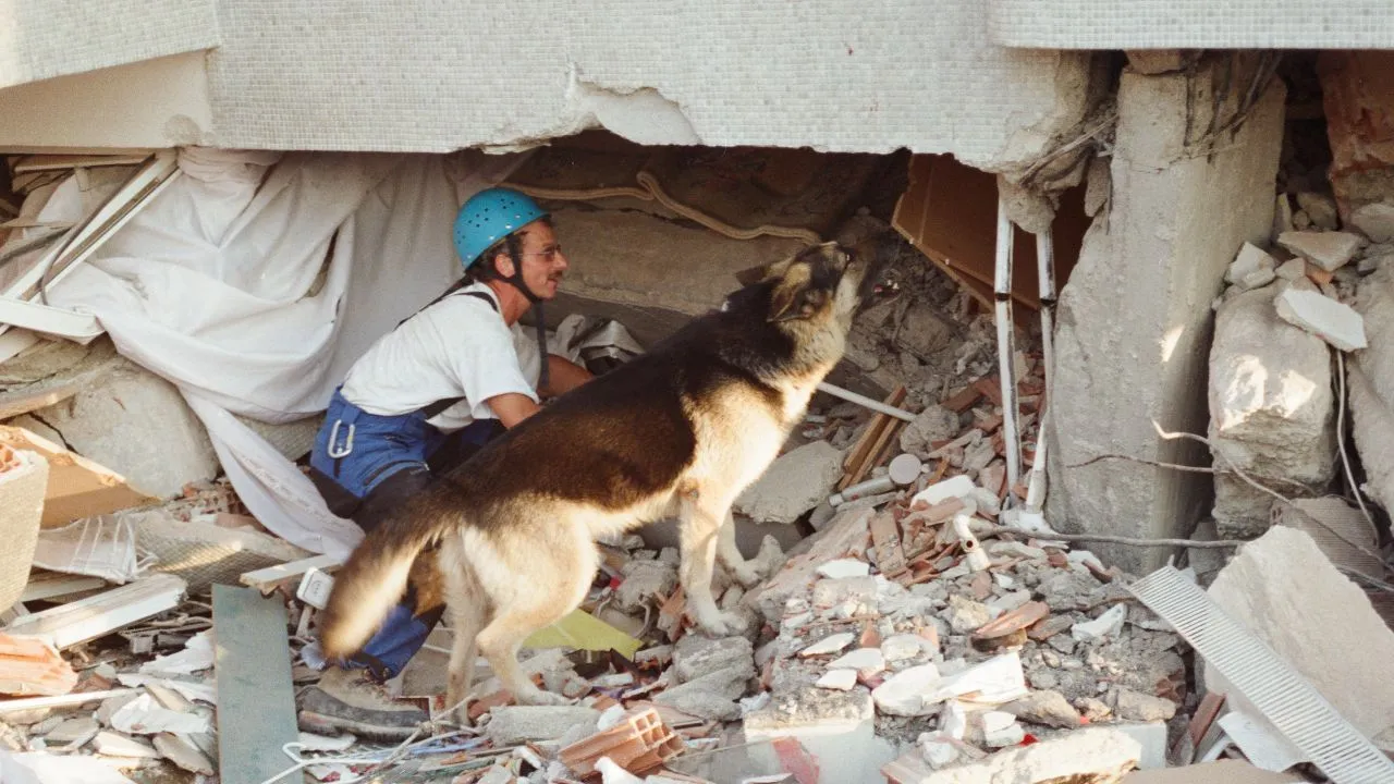 17 Ağustos Depremi'nin akıllara kazınan fotoğrafları