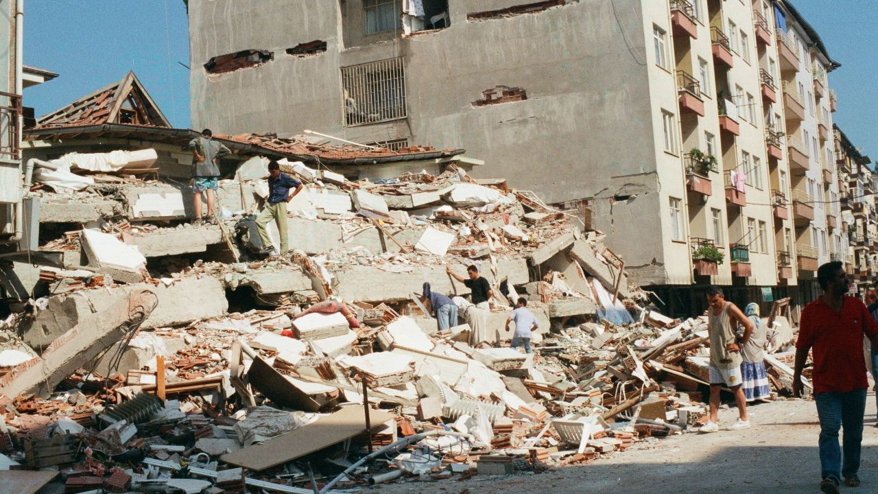 17 Ağustos Depremi'nin akıllara kazınan fotoğrafları - Sayfa 18