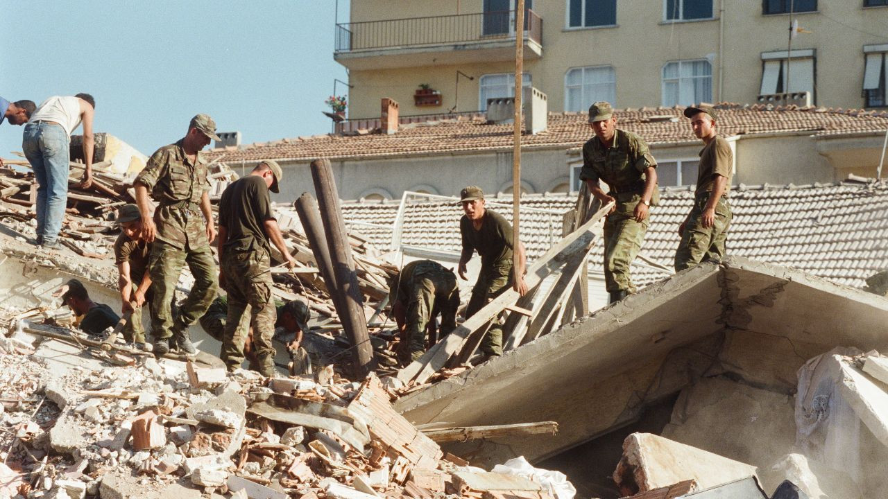 17 Ağustos Depremi'nin akıllara kazınan fotoğrafları - Sayfa 16