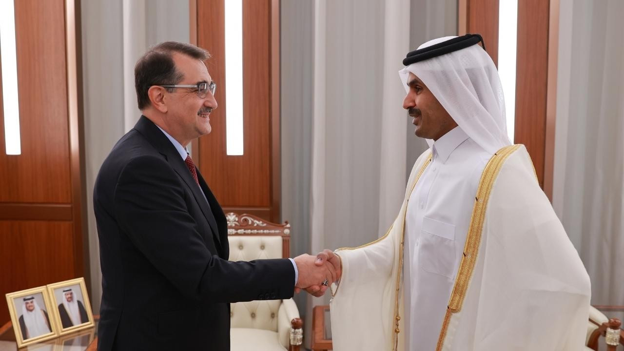 Bakan Dönmez'in Körfez'de ikinci durağı Katar oldu