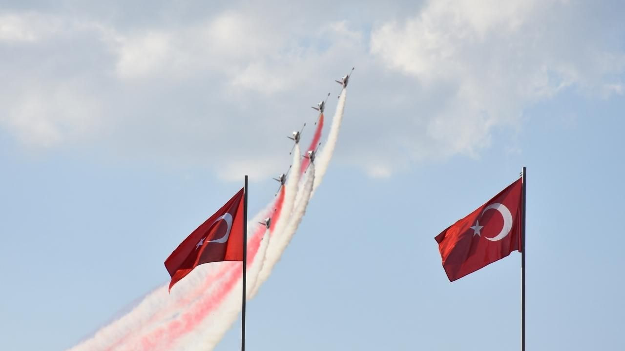 Türk Yıldızları büyük taarruz için uçtu! - Sayfa 7