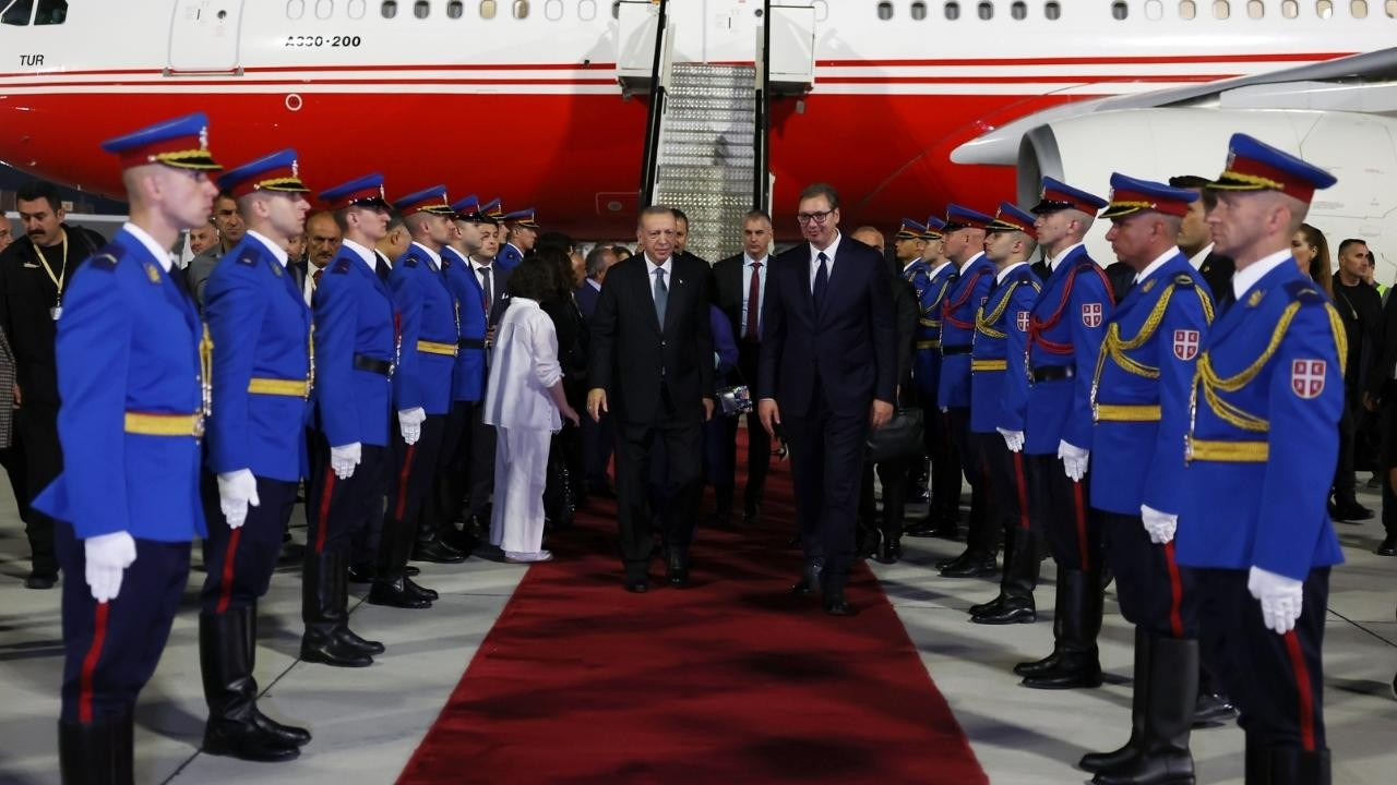 Erdoğan, Sırbistan'da resmi törenle karşılandı
