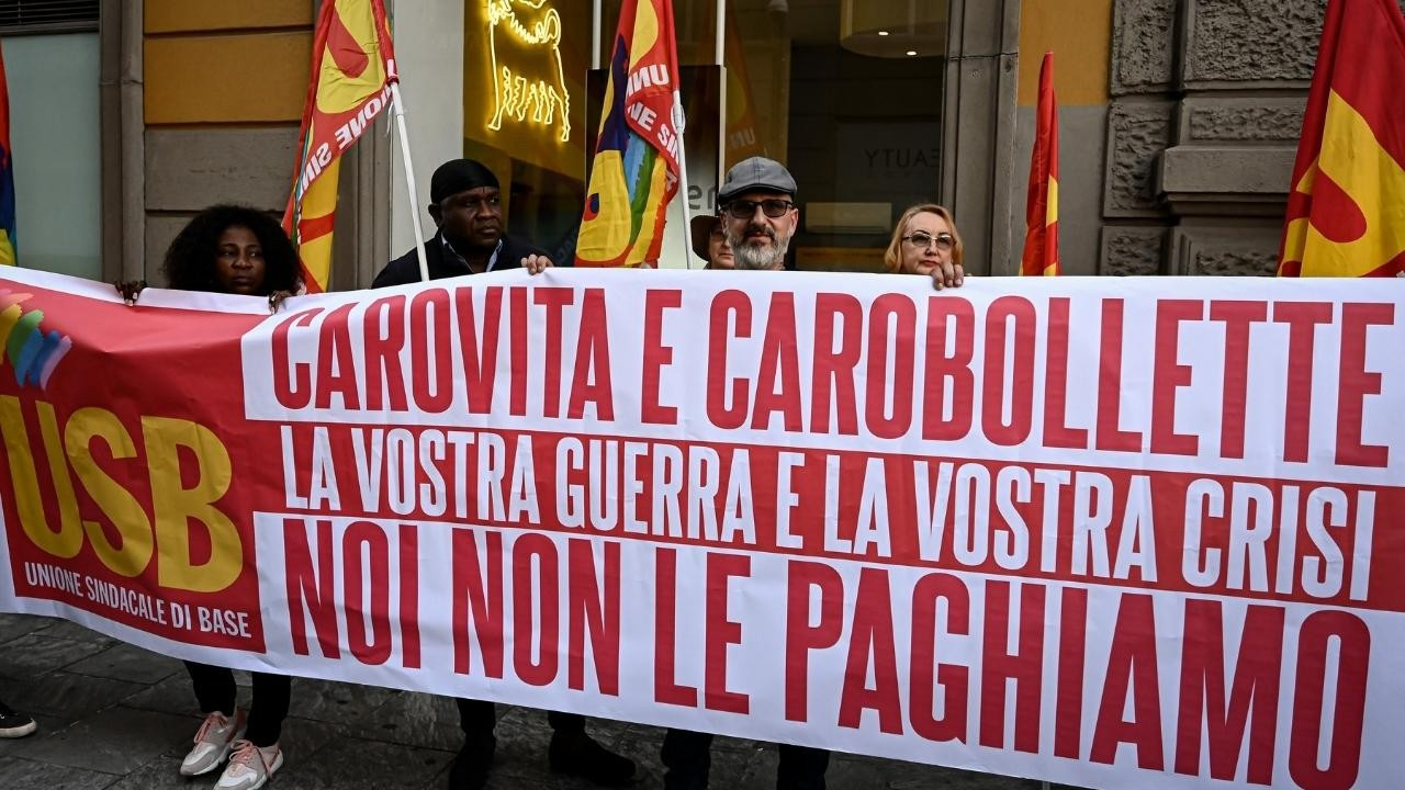 İtalya'da yüksek enerji faturaları protesto edildi