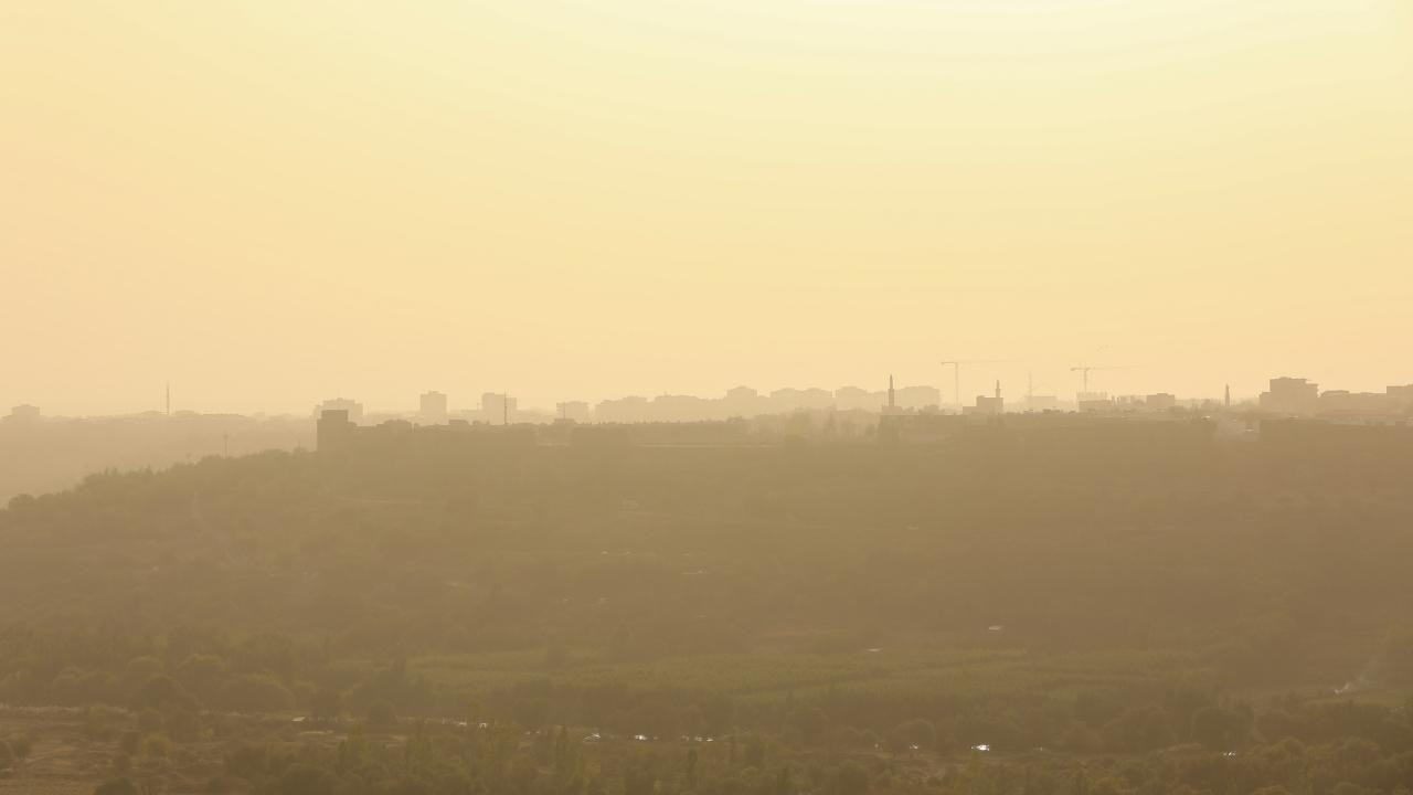 Diyarbakır'da toz taşınımı etkili oldu!