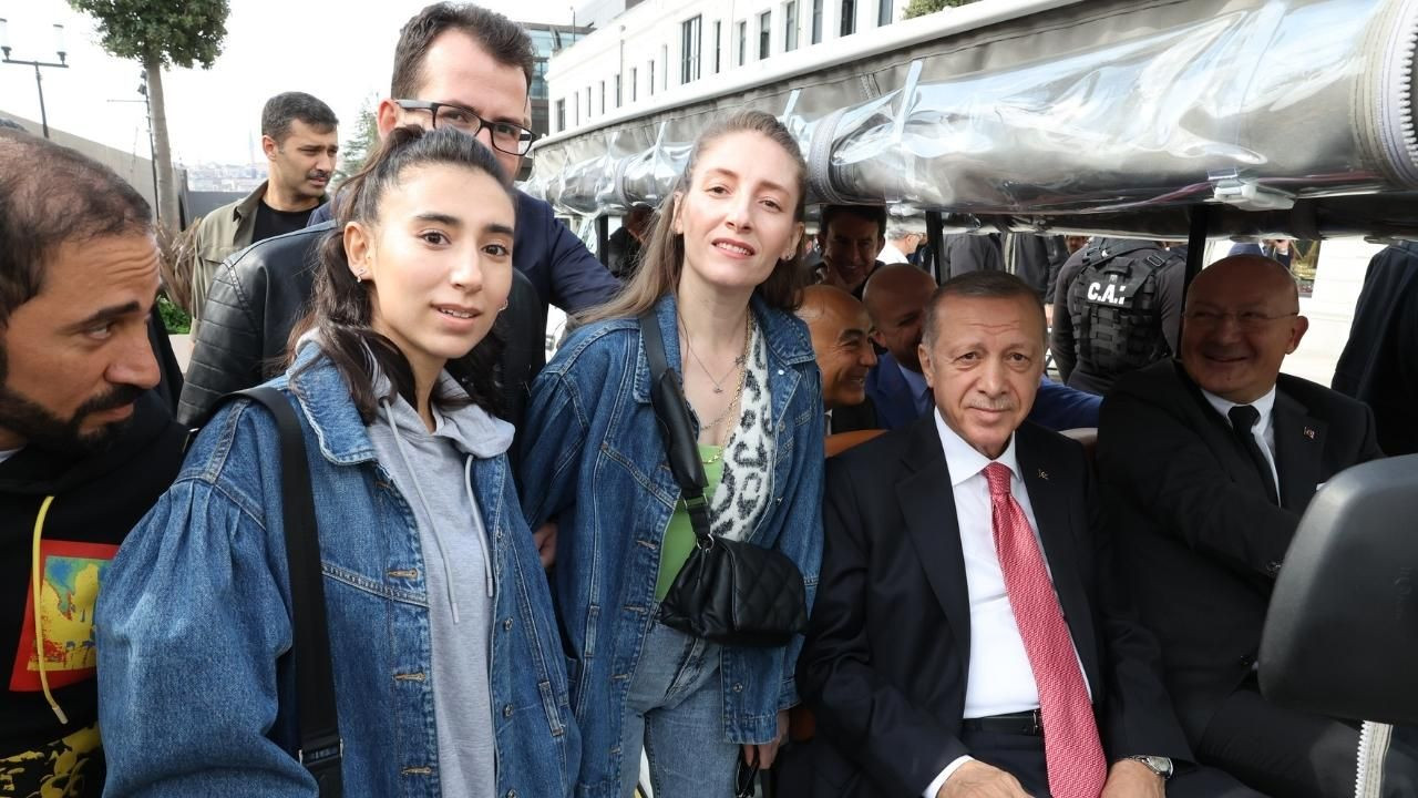 Cumhurbaşkanı Erdoğan, Galataport'ta vatandaşlarla buluştu - Sayfa 8