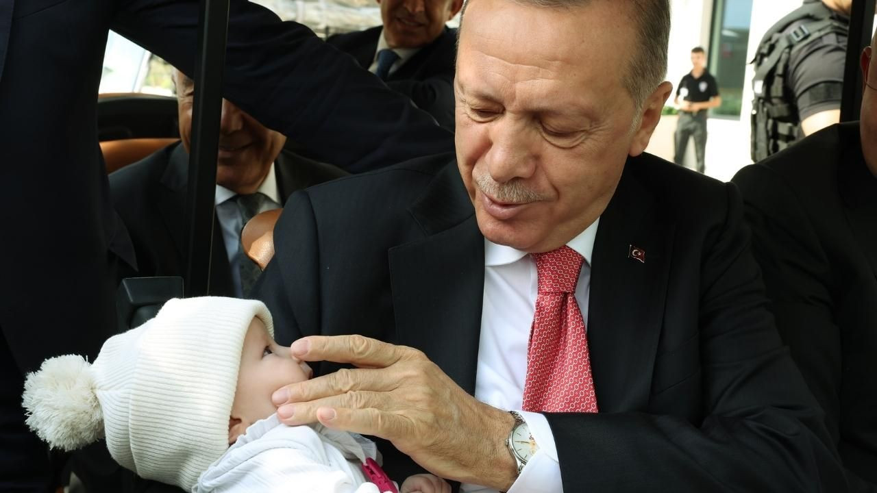 Cumhurbaşkanı Erdoğan, Galataport'ta vatandaşlarla buluştu - Sayfa 5