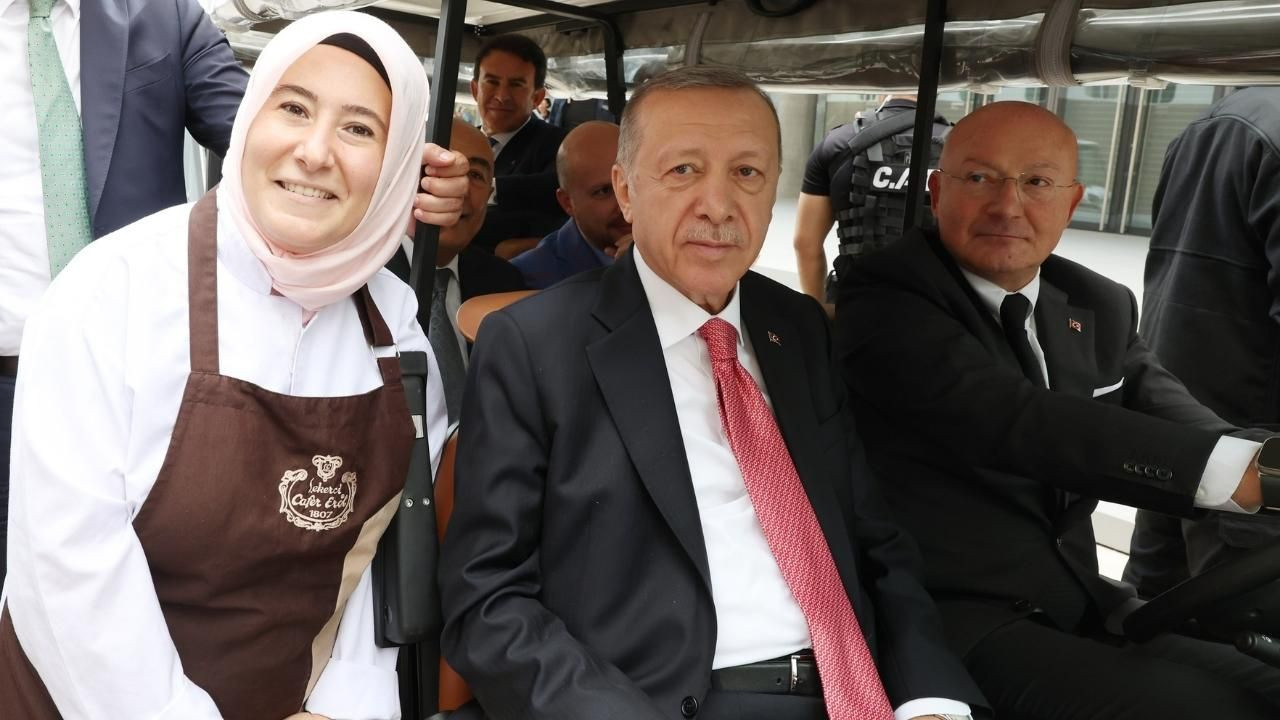 Cumhurbaşkanı Erdoğan, Galataport'ta vatandaşlarla buluştu - Sayfa 3