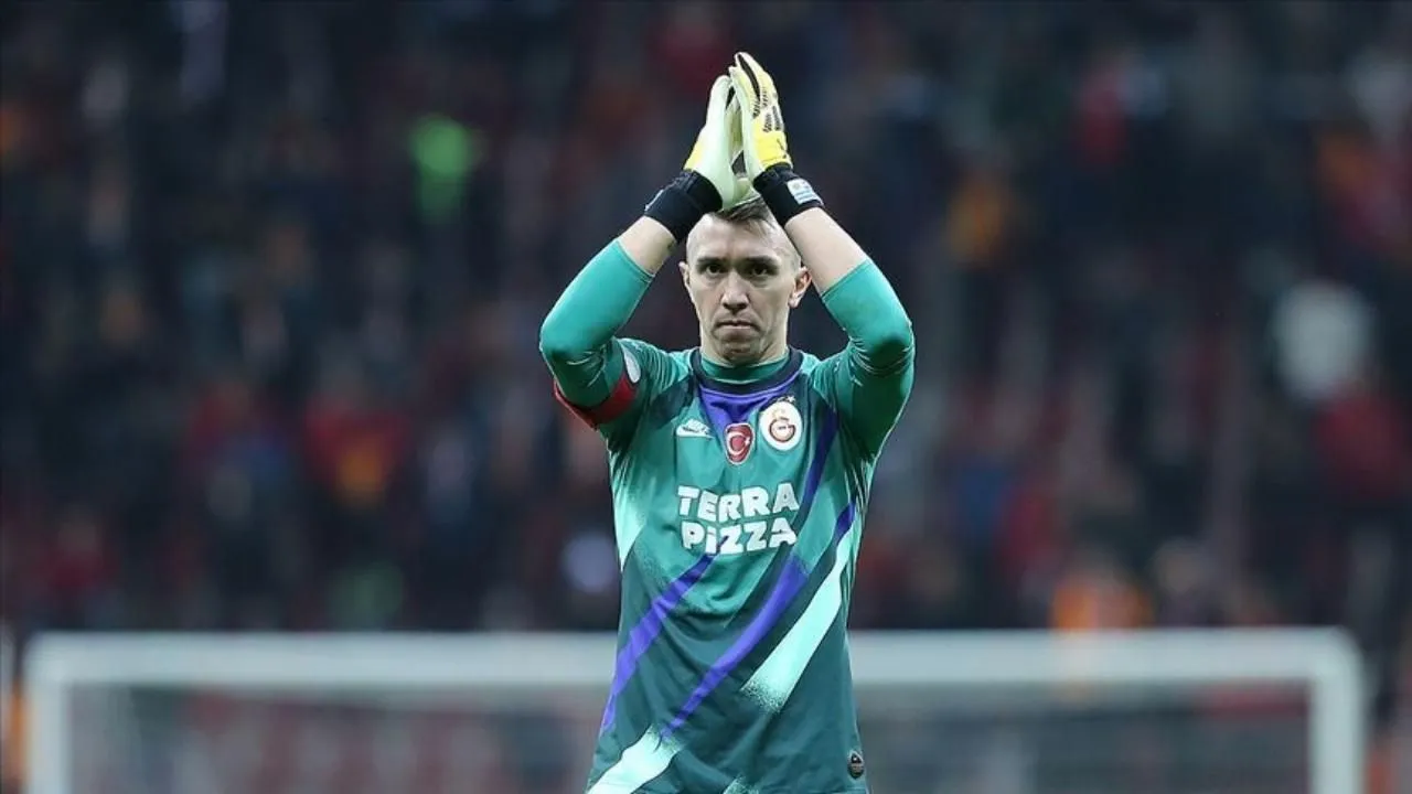 Muslera Galatasaray'ı bırakacak
