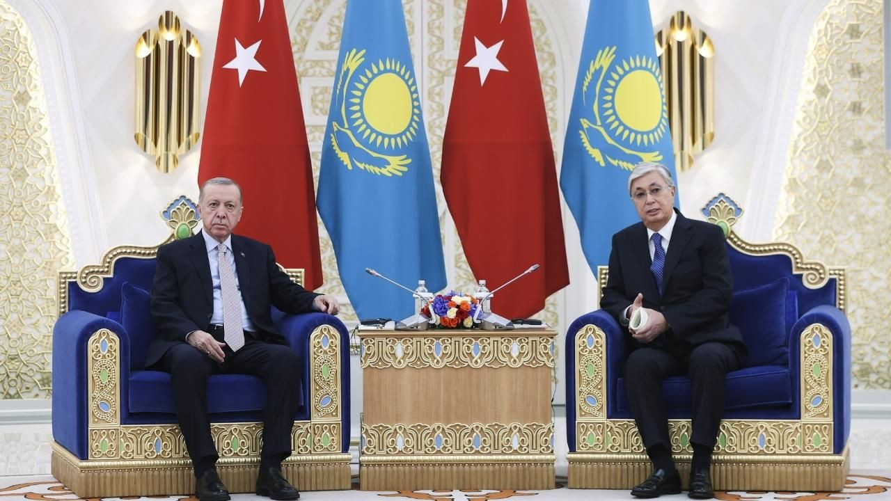 Cumhurbaşkanı Erdoğan, Kazakistan'da Cumhurbaşkanı Tokayev tarafından resmi törenle karşılandı! - Sayfa 8