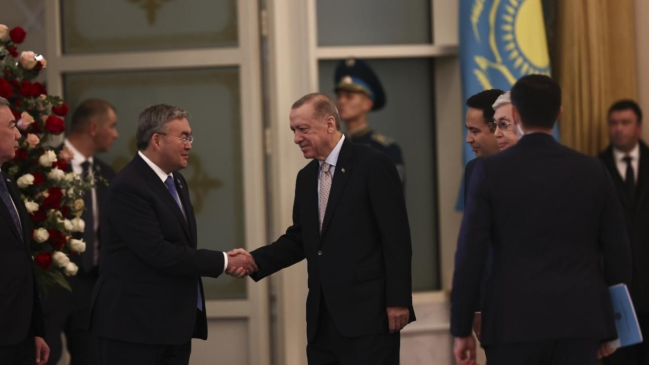 Cumhurbaşkanı Erdoğan, Kazakistan'da Cumhurbaşkanı Tokayev tarafından resmi törenle karşılandı! - Sayfa 4