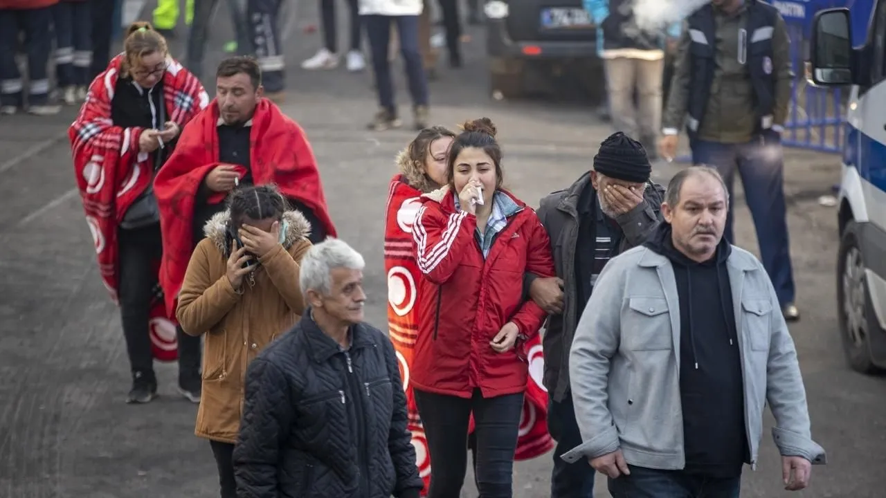 Bartın'da günün ilk saatlerinde acı bekleyiş sürüyor