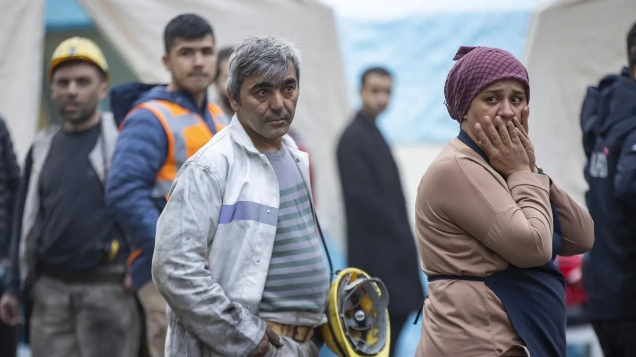 Bartın'da günün ilk saatlerinde acı bekleyiş sürüyor
