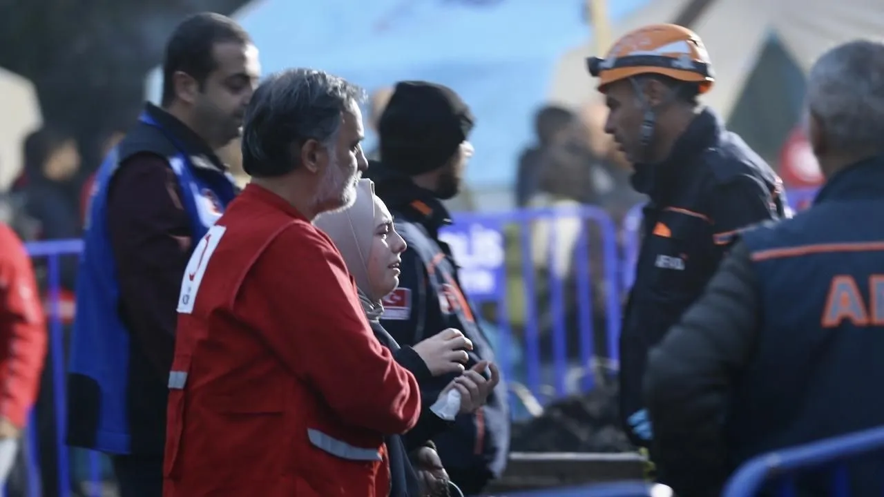 Bartın'da günün ilk saatlerinde acı bekleyiş sürüyor