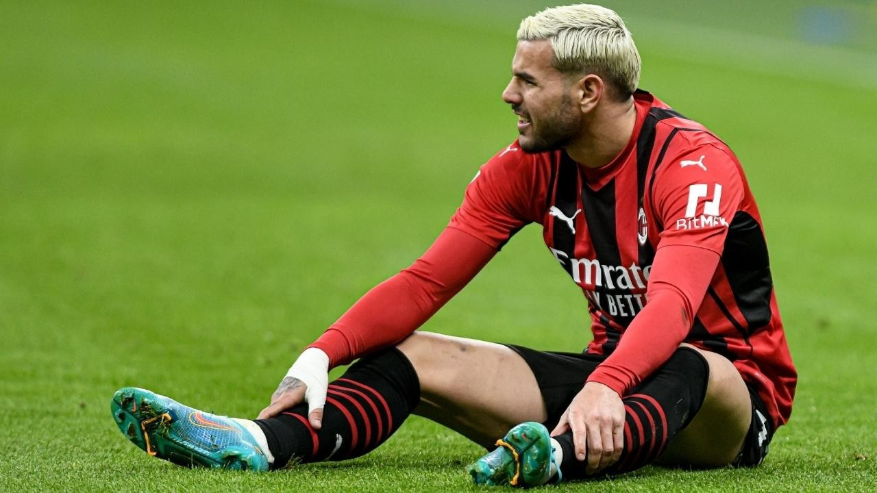 Yıldız futbolcunun evine hırsız girdi!