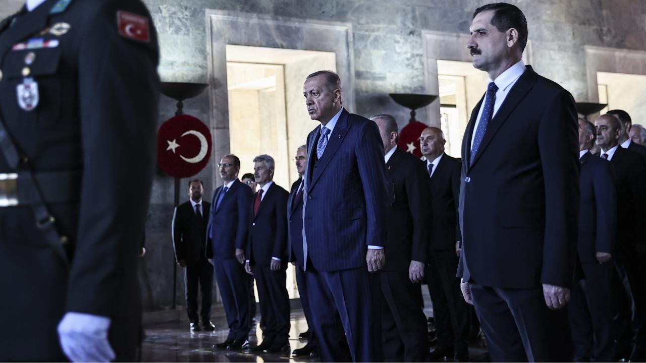 Erdoğan'dan 9'u 5 geçe Atatürk paylaşımı