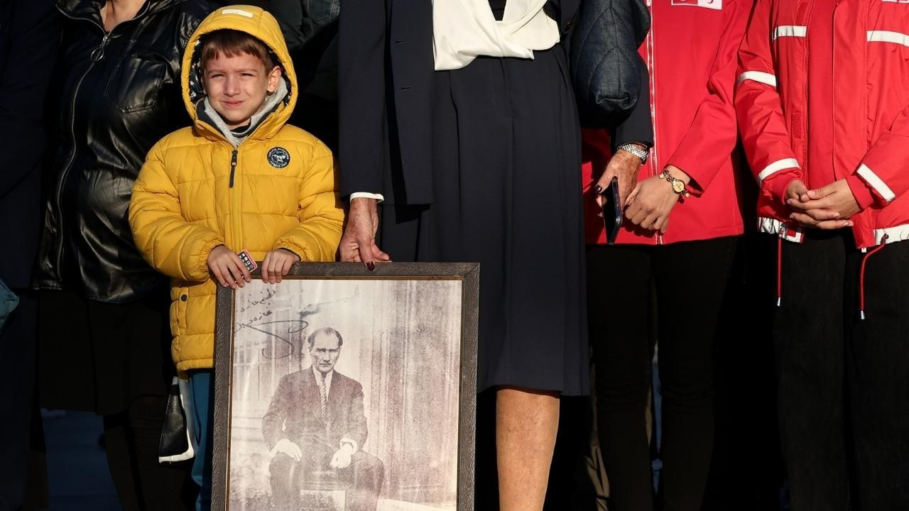 Türkiye, Mustafa Kemal Atatürk'ü saygıyla andı - Sayfa 14
