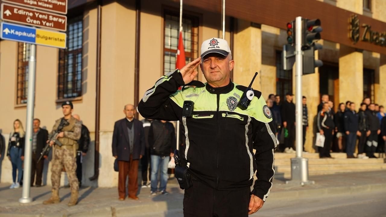 Türkiye, Mustafa Kemal Atatürk'ü saygıyla andı - Sayfa 16