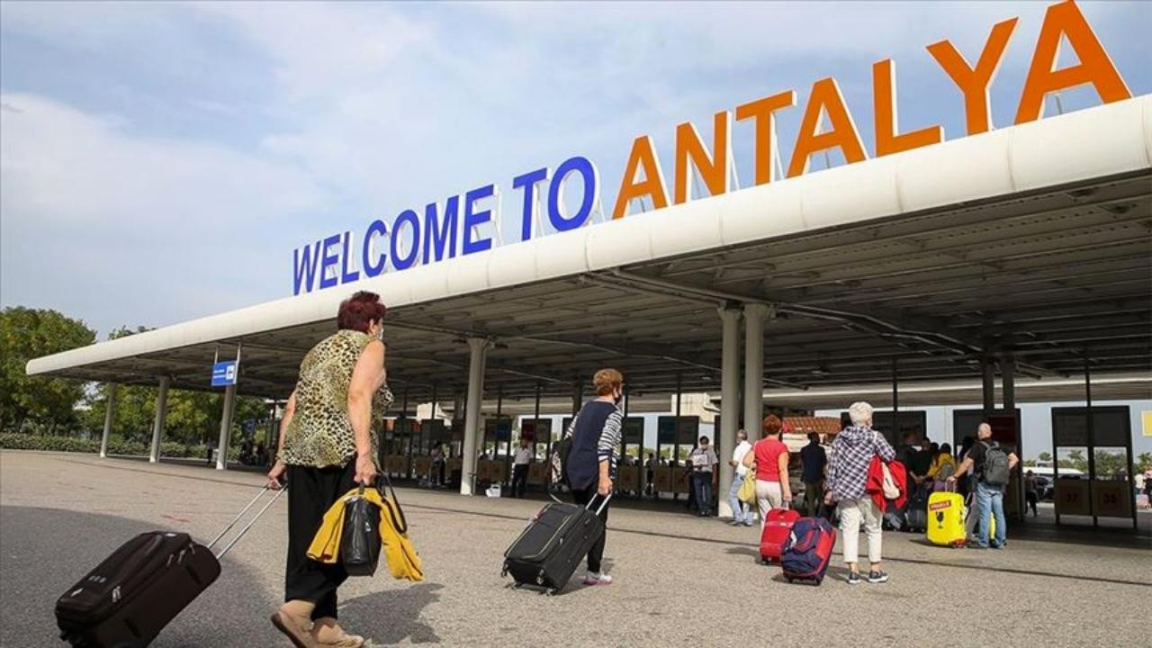Antalya'da turist sayısında rekor