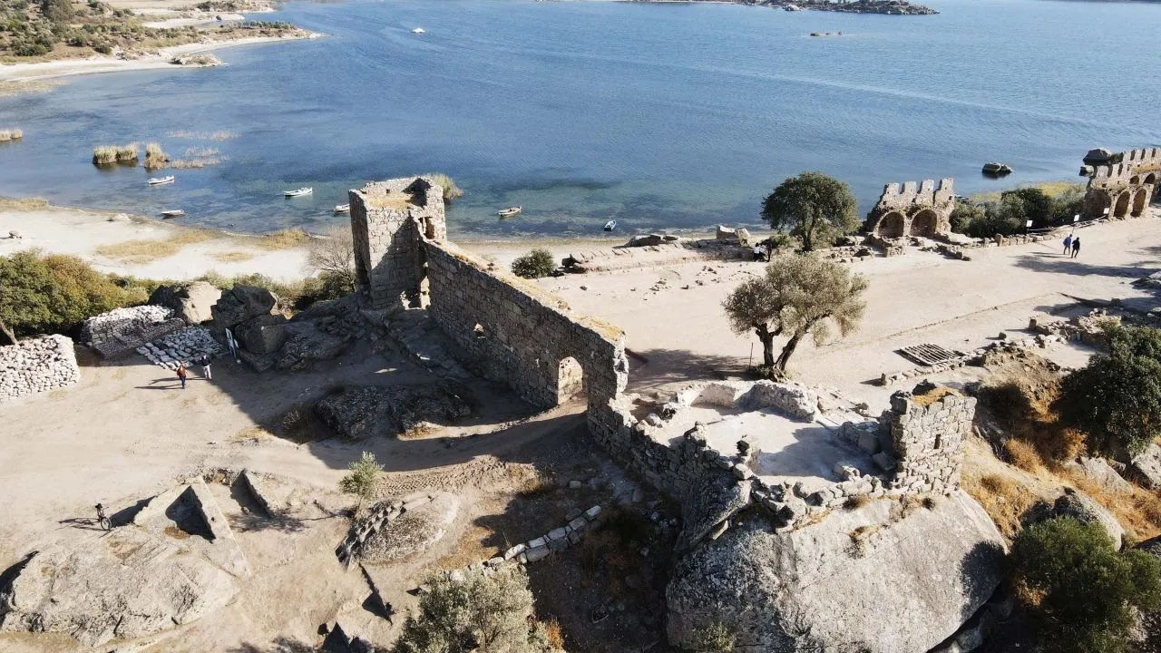 Menteşe Beyliği dönemi yapıları ortaya çıkarıldı