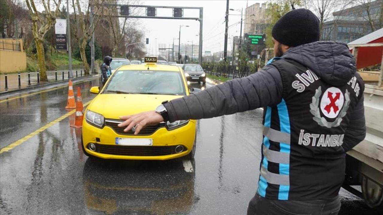 İstanbul'da yolcu seçen taksiciye ceza!
