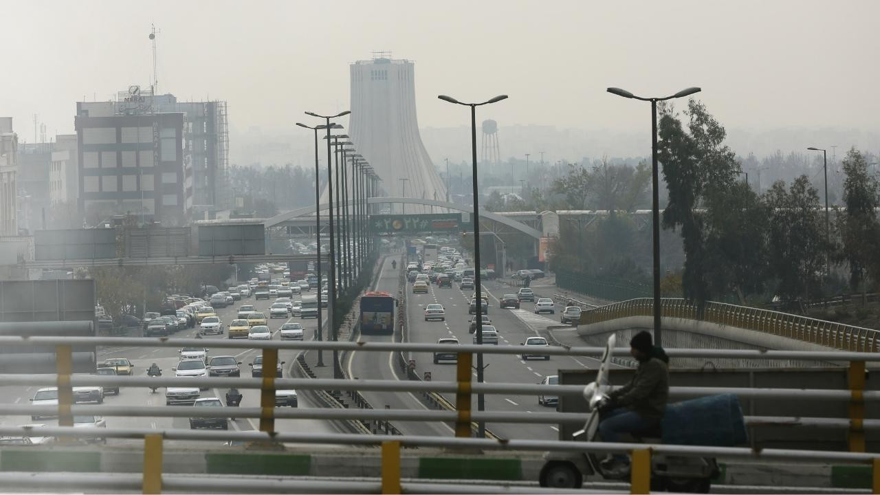 İran, Çin'e döndü! Hava kirliliği 42 bin can aldı!