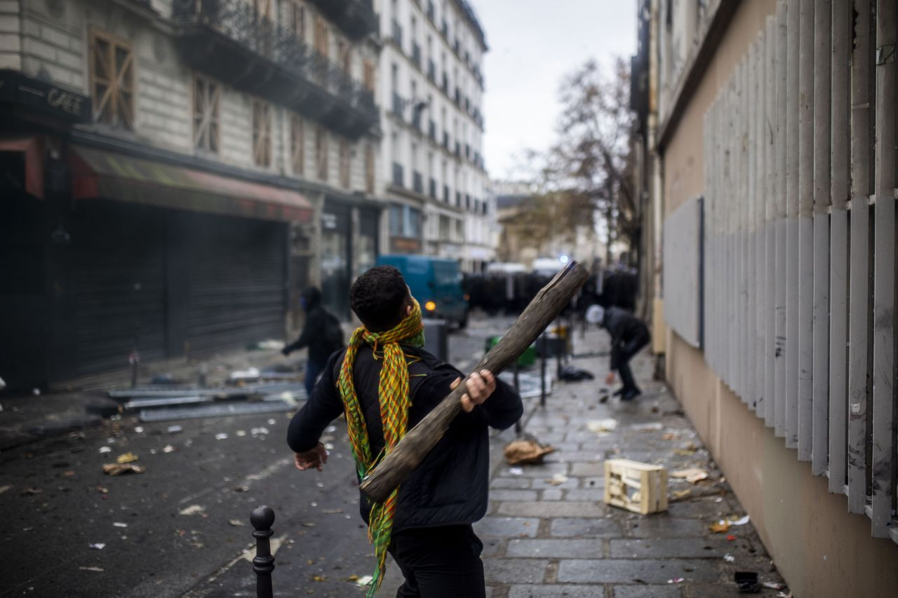 PKK destekçileri Paris'i savaş alanına çevirdi! - Sayfa 5