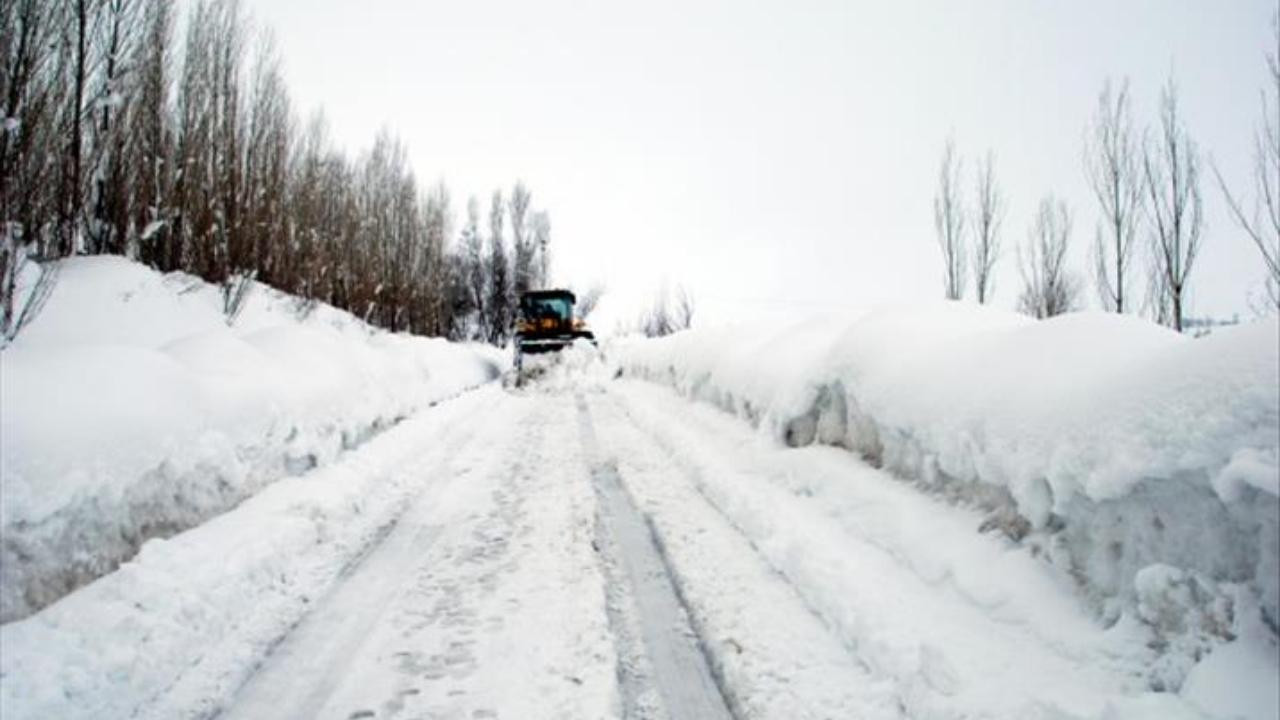 Kastamonu'da kar nedeniyle 16 köye ulaşım yok!