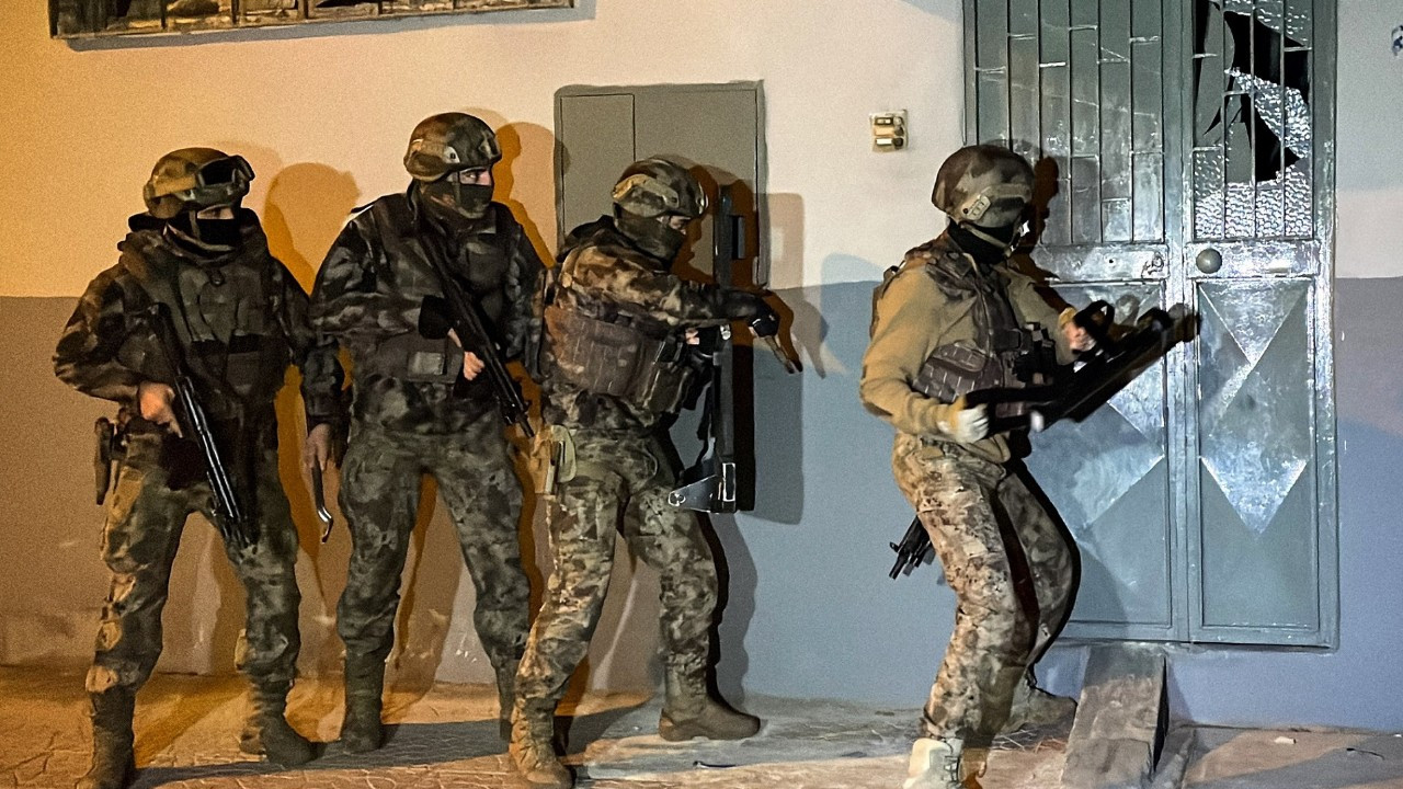 İstanbul'da DEAŞ ve El Kaide'ye operasyon!