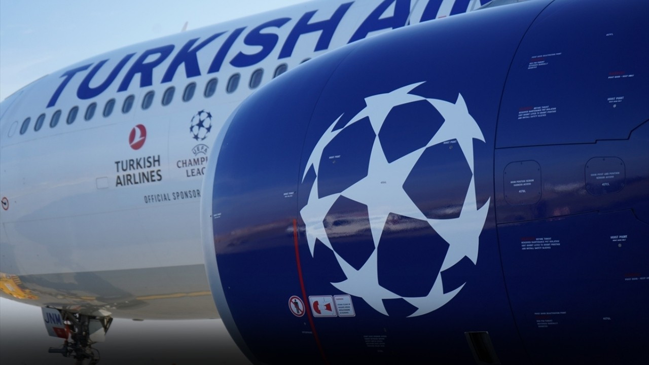 THY'nin UEFA Şampiyonlar Ligi temalı uçağı uçtu