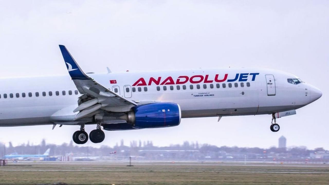 Anadolujet Havayolları'nın uçağına yıldırım çarptı
