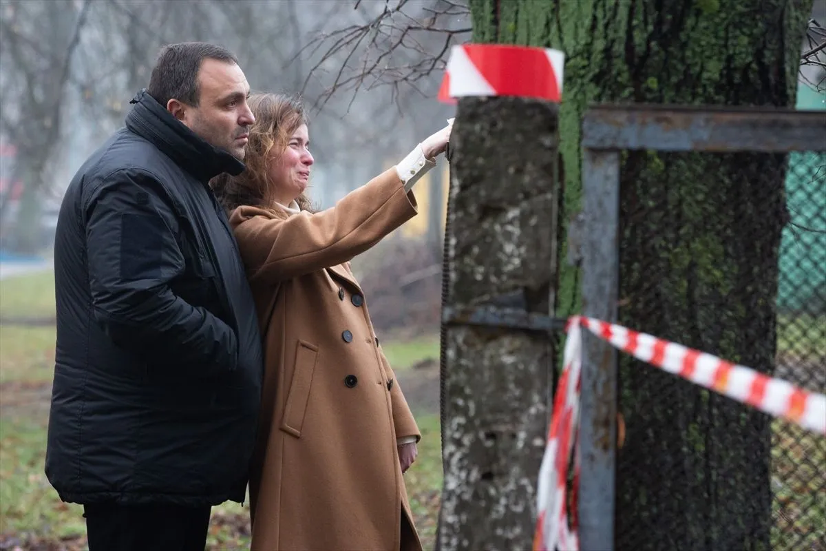 Ukrayna’da anaokulunun yanına helikopter düştü: Ukrayna İçişleri Bakanı öldü