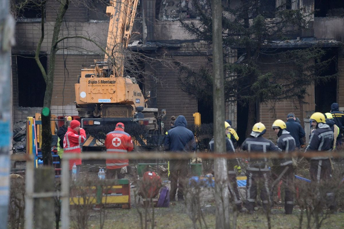 Ukrayna’da anaokulunun yanına helikopter düştü: Ukrayna İçişleri Bakanı öldü - Sayfa 8