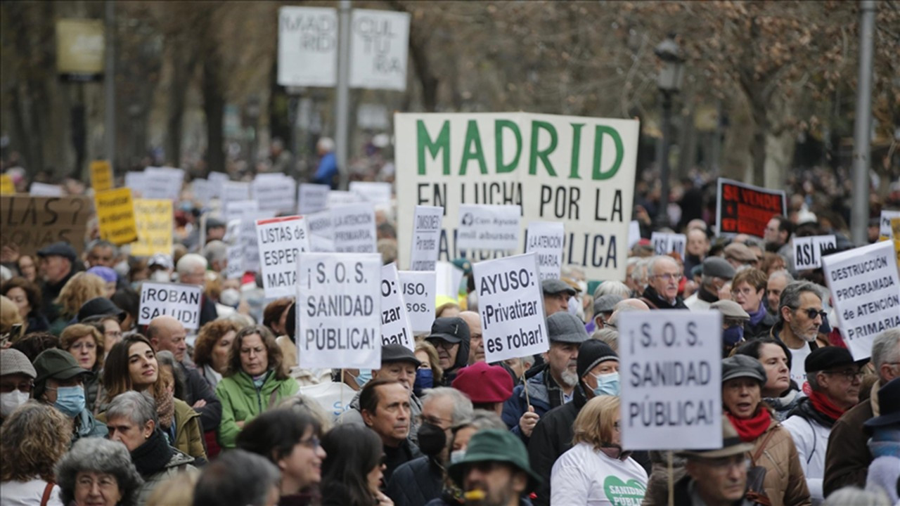 İspanya'daki grev gündelik yaşamı felç ediyor