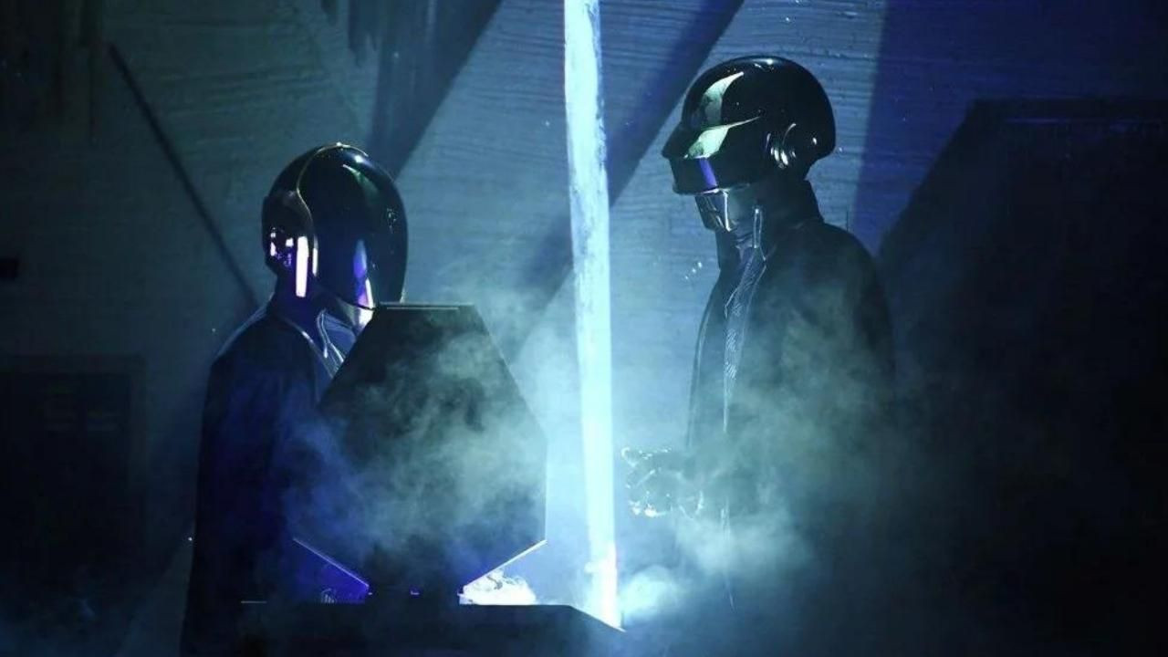 Daft Punk üyesi Thomas Bangalter solo kariyerine başlıyor! - Sayfa 4