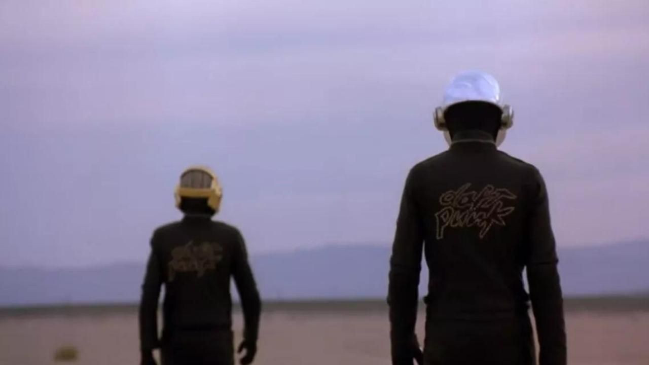 Daft Punk üyesi Thomas Bangalter solo kariyerine başlıyor! - Sayfa 7