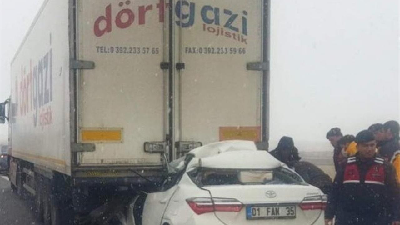 Aksaray'da tırla çarpışan otomobilin sürücüsü öldü