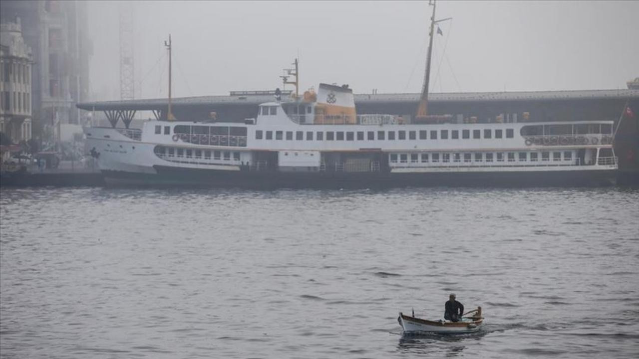 İstanbul'da gemi trafiğine sis engeli!