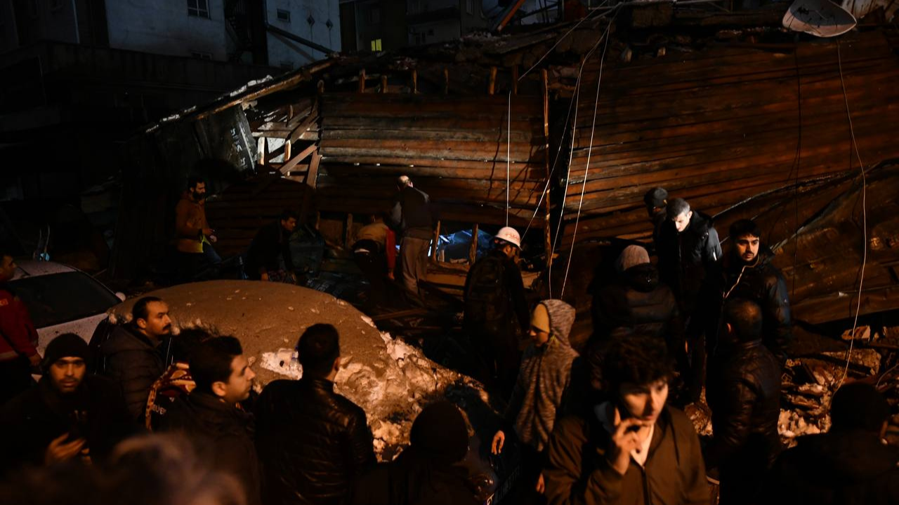 Türkiye'nin yarısı hissetti! İşte afet bölgesinden ilk görüntüler... - Sayfa 4