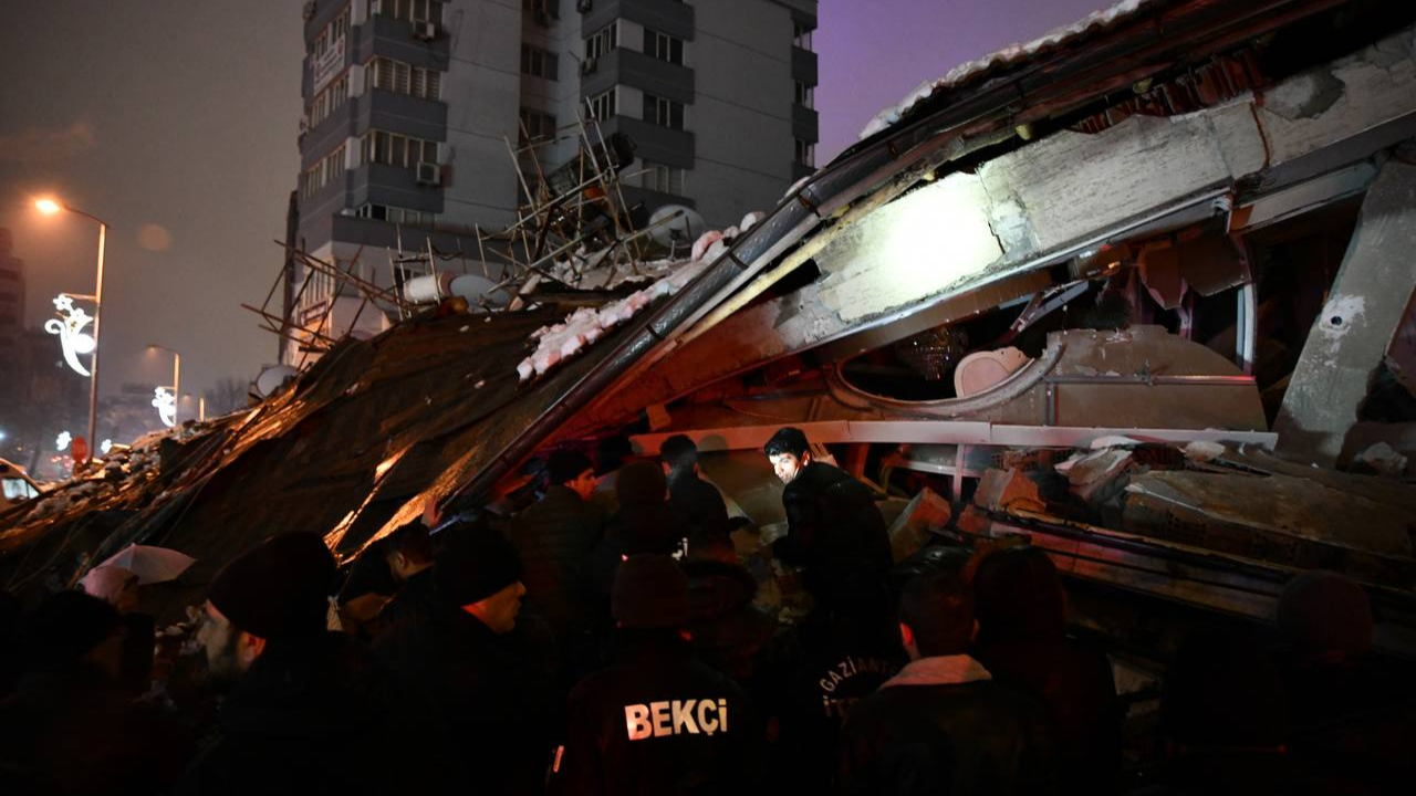 Türkiye'nin yarısı hissetti! İşte afet bölgesinden ilk görüntüler... - Sayfa 9
