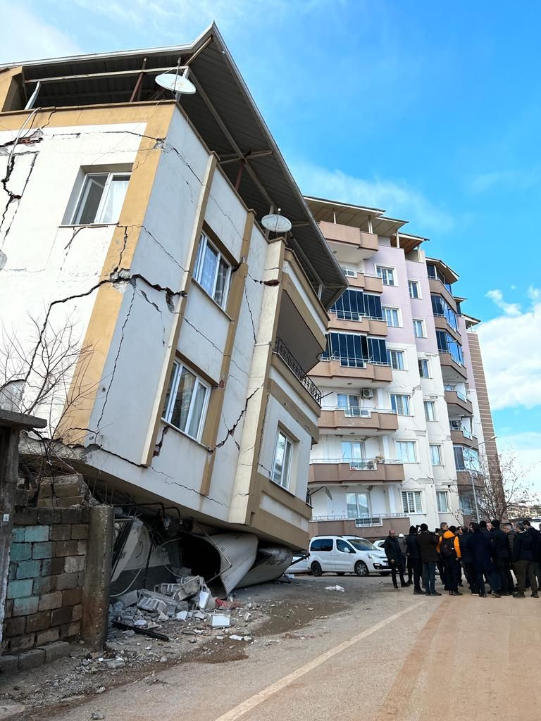 Depremlerin ardından Gaziantep'te yürek burkan kareler! - Sayfa 17