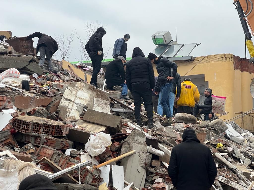 Depremlerin ardından Gaziantep'te yürek burkan kareler! - Sayfa 8