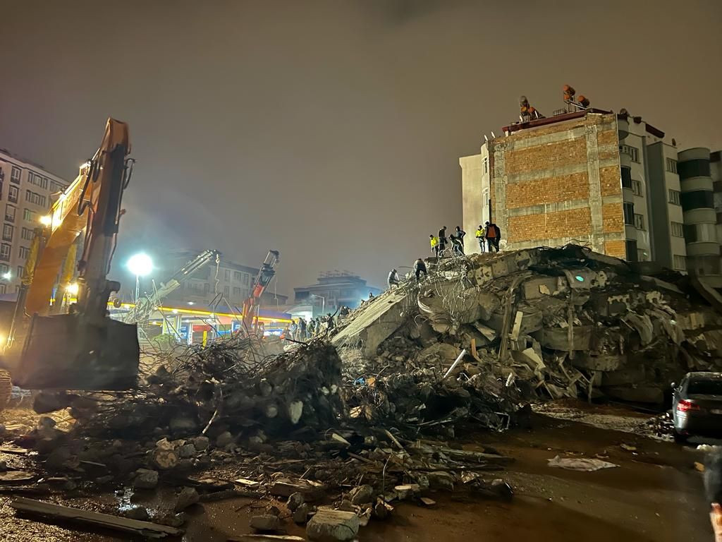 Depremlerin ardından Gaziantep'te yürek burkan kareler! - Sayfa 6