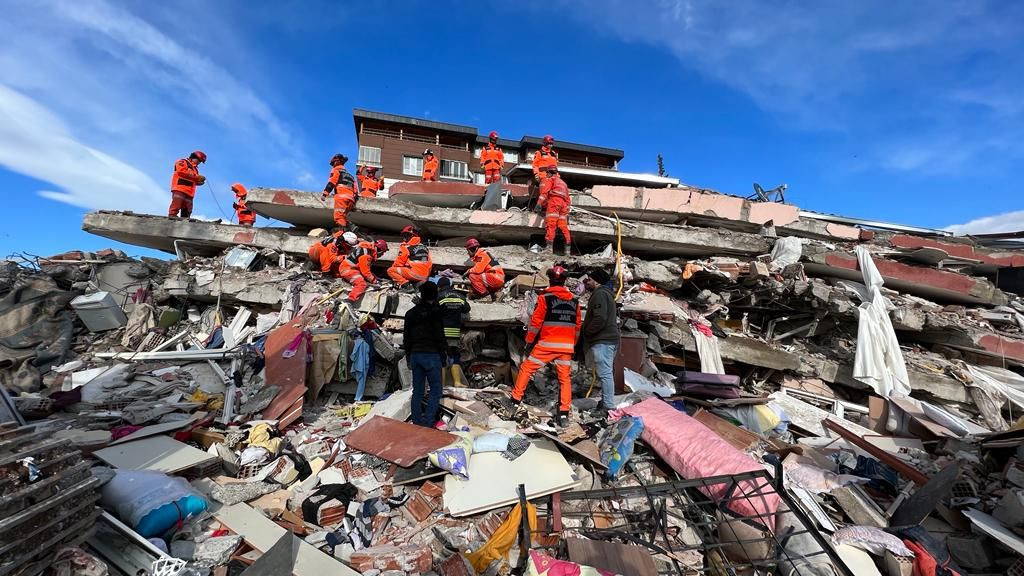Depremlerin ardından Gaziantep'te yürek burkan kareler! - Sayfa 19