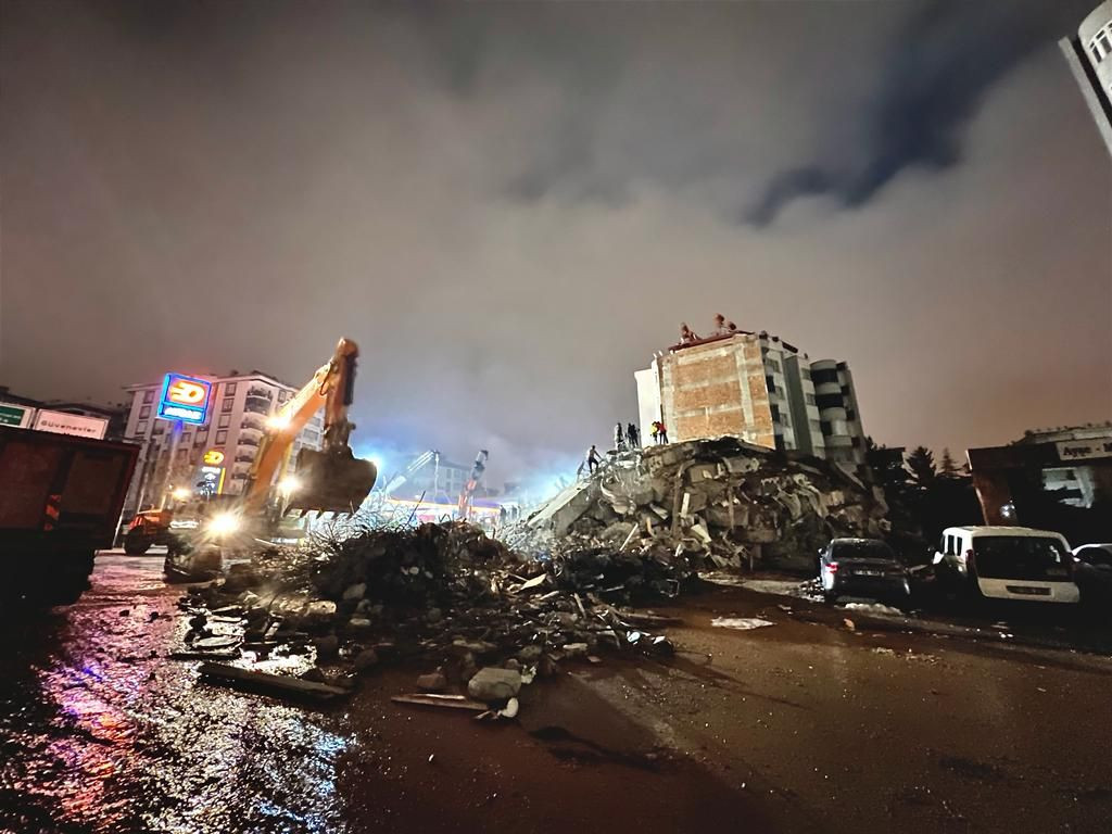 Depremlerin ardından Gaziantep'te yürek burkan kareler! - Sayfa 7