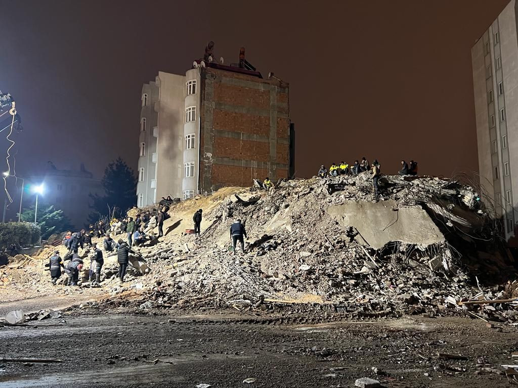 Depremlerin ardından Gaziantep'te yürek burkan kareler! - Sayfa 11